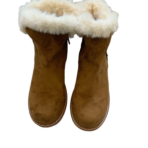 American Eagle Brown Shearling Zip Up Short Booties - Picture 2 of 11